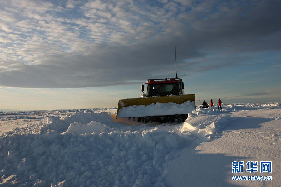 通讯：44公里探冰“筑路”记
